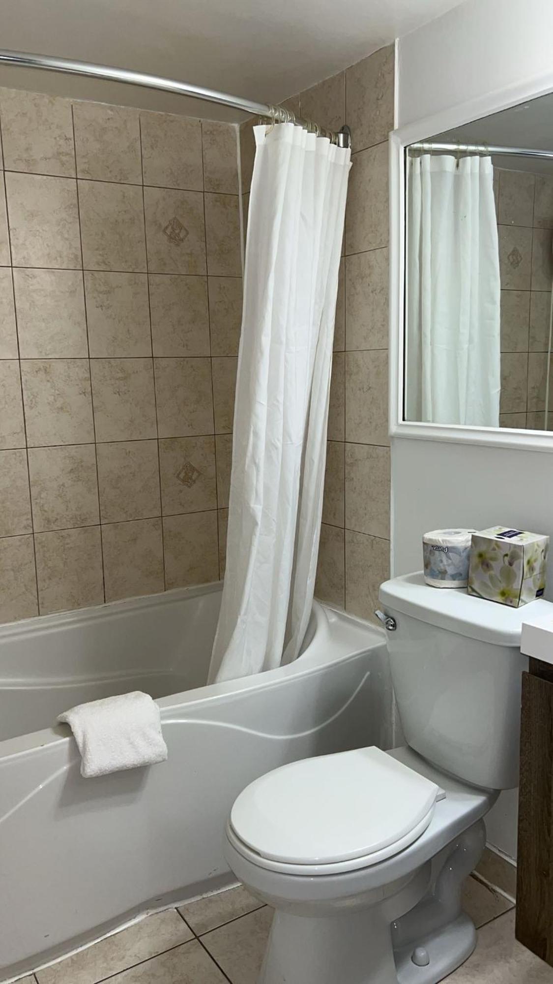 Hotel Newstar Montréal Extérieur photo
